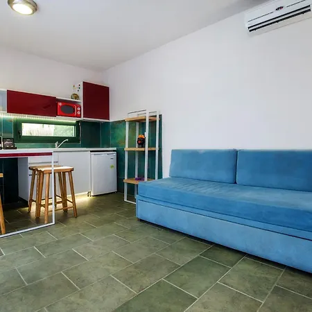 Village Esperia بوتوس