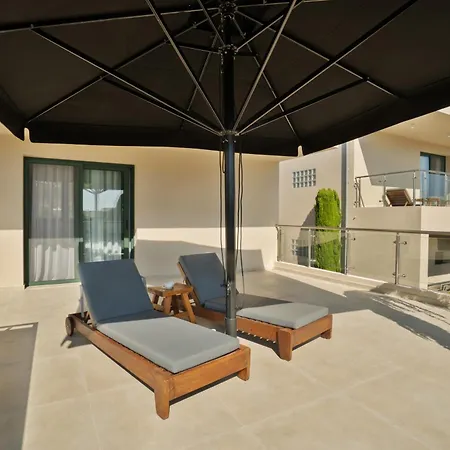 Village Esperia شقة *