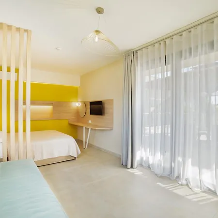 Village Esperia بوتوس