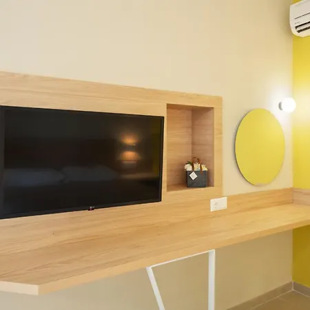 Village Esperia بوتوس